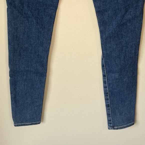 Express Medium Wash Distressed Super High Rise Skinny Jean Size 00R - Picture 12 of 13